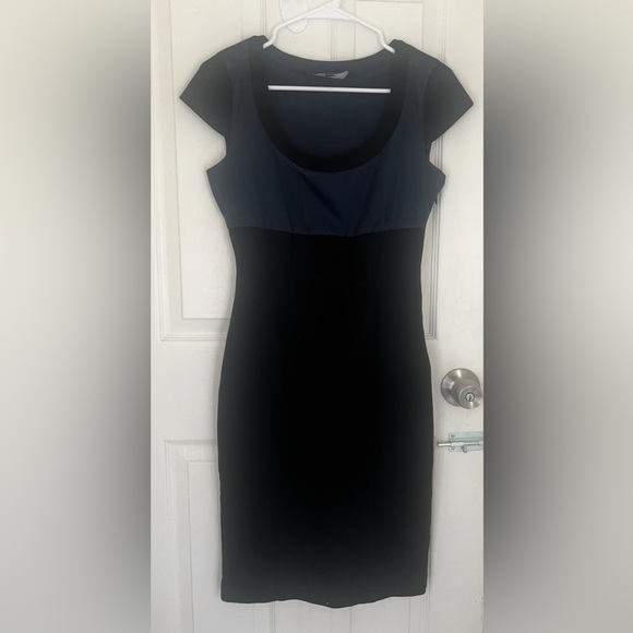 DIANE VON FURTENBERG EXCLUSIVELY FOR Neiman Marcus Black and Navy Dress - Picture 3 of 12
